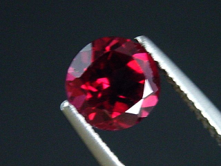 Rhodolite Garnet 1,66 Ct. fine red purple round