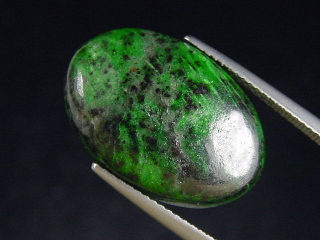 Preview: Spotted Jade 16,80 Ct. cabochon - Monte Viso, Piemont, Italy