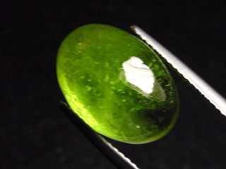 Peridot 11,52 Ct. - Apfelgrün - 14,5 x 10,5 mm Oval Cabochon