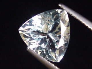 Goshenit Beryll 4,12 Ct. Trillion 10,5 x 10 mm Brasilien