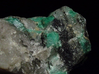 Smaragd Stufe 92 mm reich - Haramosh mtns., Gilgit, Pak.