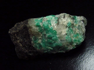 Smaragd Stufe 70 mm reich - Haramosh mtns., Gilgit, Pak.