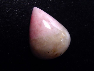 Preview: Tugtupite 33,50 Ct. cabochon cut - Greenland