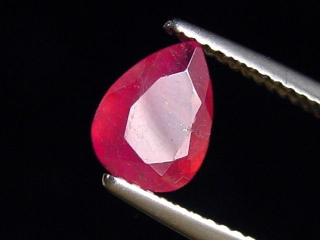 Pezzottaite 1,28 Ct. pear faceted - rare Madagascar