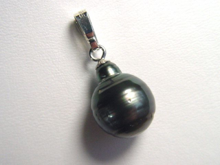 Preview: Tahitian pearl pendant - genuine 13 mm black pearl in 925 Silver