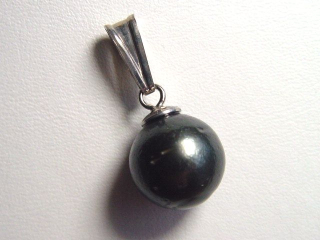 Tahitian pearl pendant - genuine round 11 mm black pearl in 925 Silver