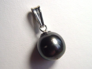 Tahitian pearl pendant - genuine 11,5 mm black pearl in 925 Silver
