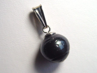 Tahitian pearl pendant - genuine 11,5 mm black pearl in 925 Silver