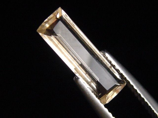 Danburit 1,78 Ct. Baguette - Sahatany valley, Madag.