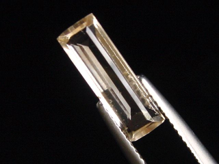 Danburit 1,78 Ct. Baguette - Sahatany valley, Madag.