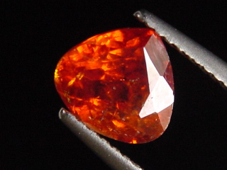 Zinkit 3,01 Ct. Tropfen facettiert - Schlesien, Polen B-Qualität