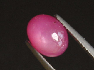 Preview: Rubin 4,65 Ct. Oval Cabochon - Rosarot - behandelt 9 x 7 mm