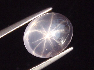 Sternrosenquarz / Stern Rosenquarz 6,90 Ct. Oval Cabochon