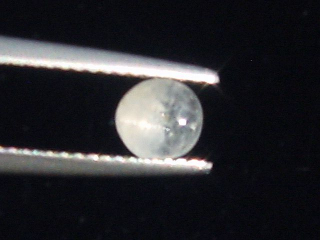 Phenakit Katzenauge 0,61 Ct. Cabochon Piracicaba, Brasilien