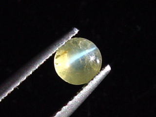 Preview: Chrysoberyll Katzenauge 0,78 Ct. Rund Cabochon Sri Lanka