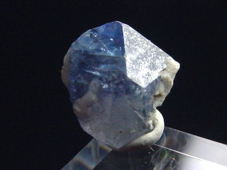 Benitoite crystal 8,5 mm - San Benito Co., California, USA