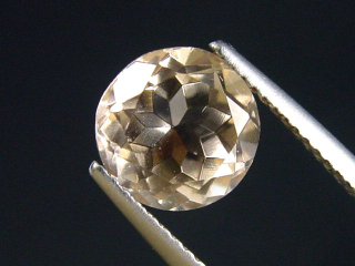 Topas 3,35 Ct. hellbraun Naturfarbe 8,5 mm Rund