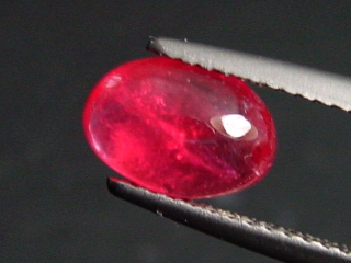 Rhodonit 1,76 Ct. Kirschrot Oval Cabochon - Minas Gerais, Brasilien