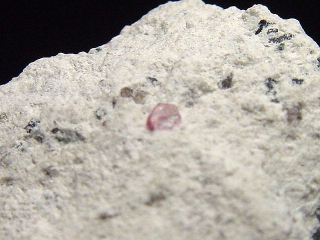 Bixbite / red Beryl 34 mm specimen - Wah Wah mnts., Utah, USA