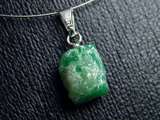 Preview: Smaragdkristall Anhänger 10 mm Kristall in 925 Silber