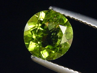 Preview: Peridot 2,28 Ct. Apfelgrün - 7,5 mm Rund Sri Lanka