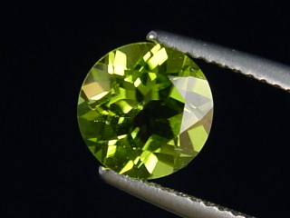 Preview: Peridot 2,06 Ct. Apfelgrün - 7,5 mm Rund Sri Lanka