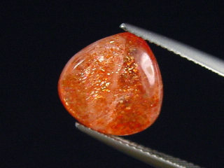 Preview: Sonnenstein 3,66 Ct. Tropfen Cabochon 12 x 12 mm fein