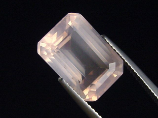 Rosenquarz 7,43 Ct. Rosa 13,5 x 9,5 mm Oktagon