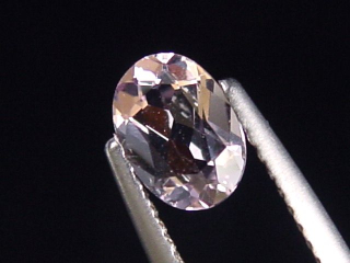Preview: Petschit / violetter Skapolith 0,60 Ct. Oval Tansania
