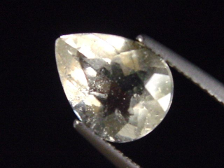 Desert Glass 2,00 Ct. faceted pear - rare