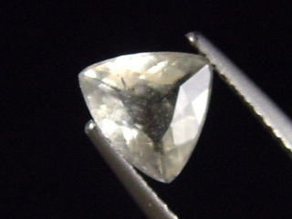 Preview: Wüstenglas 0,94 Ct. facettiert Trillion - selten