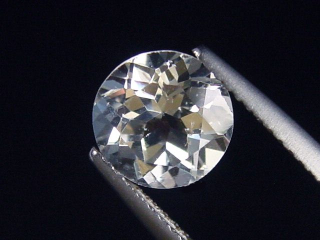 Preview: Weißer Topas 2,46 Ct. - Rund 8 mm Brasilien