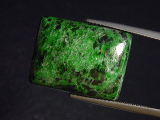 Gefleckte Jade 22,97 Ct. Cabochon - Monte Viso, Piemont, Italien