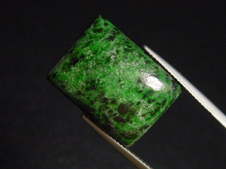 Preview: Gefleckte Jade 22,97 Ct. Cabochon - Monte Viso, Piemont, Italien