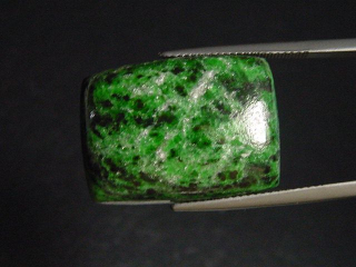 Gefleckte Jade 34,08 Ct. Cabochon - Monte Viso, Piemont, Italien
