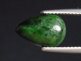 Gefleckte Jade 3,25 Ct. Cabochon - Monte Viso, Piemont, Italien