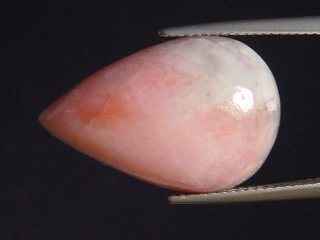 Petalit 19,14 Ct. Rosa Tropfen Cabochon - Namibia
