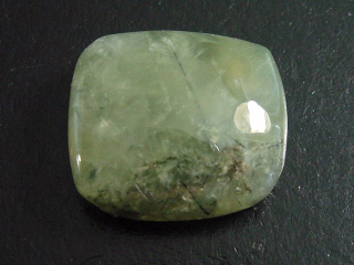 Preview: Prehnit 77,02 Ct. Kissen Cabochon Australien