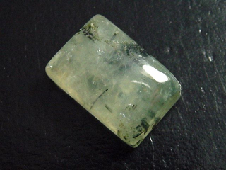 Prehnit 18,73 Ct. Rechteck Cabochon Australien