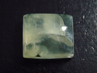 Prehnit 24,44 Ct. Rechteck Cabochon Australien B-Qualität