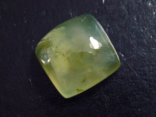Prehnit 14,98 Ct. Rechteck Cabochon Australien