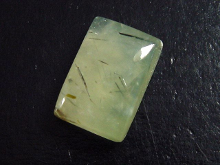 Prehnite 16,61 Ct. cabochon Australia
