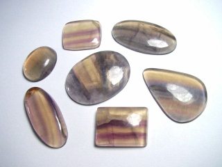 Fluorit Lot 193,00 Ct. Mix Cabochons B-Qualität