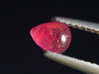 Pezzottait 0,45 Ct. Tropfen Cabochon - selten Madagaskar