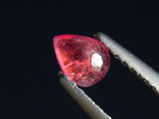 Pezzottait 0,29 Ct. Tropfen Cabochon - selten Madagaskar