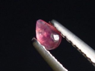 Pezzottait 0,11 Ct. Tropfen Cabochon - selten Madagaskar