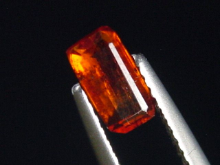 Kyanit / Disthen 0,84 Ct. orange Oktagon - Tansania