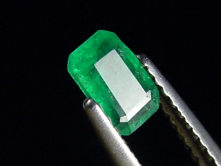 Preview: Smaragd 0,53 Ct. feines Grün 5,5 x 3,5 mm Oktagon Kolumbien