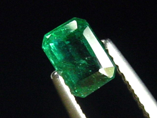Preview: Smaragd 0,58 Ct. Spitzenfarbe 5,5 x 4 mm Oktagon Kolumbien