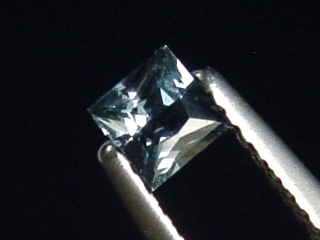 Saphir stahlblau 0,33 Ct. Naturfarbe Carree Tansania